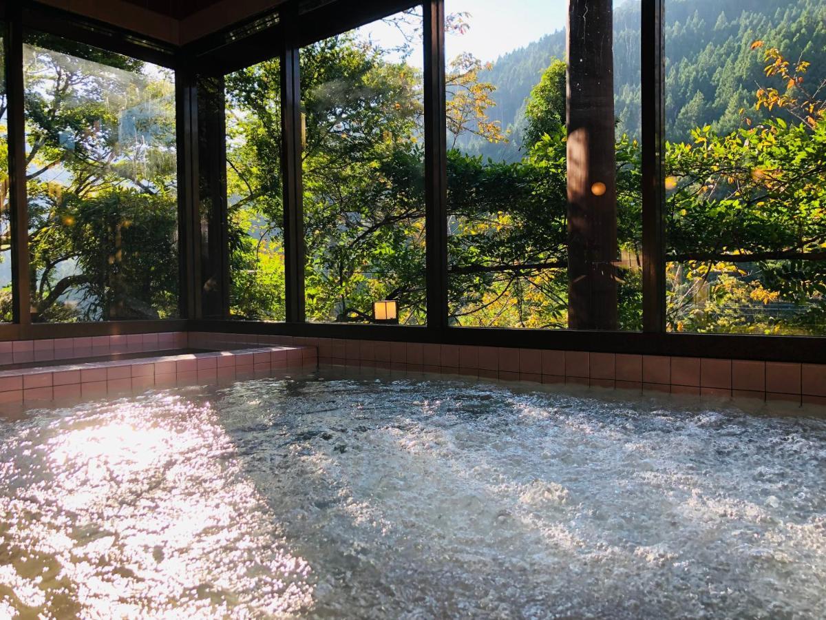 Hotel Kazuraya à Miyoshi  Extérieur photo