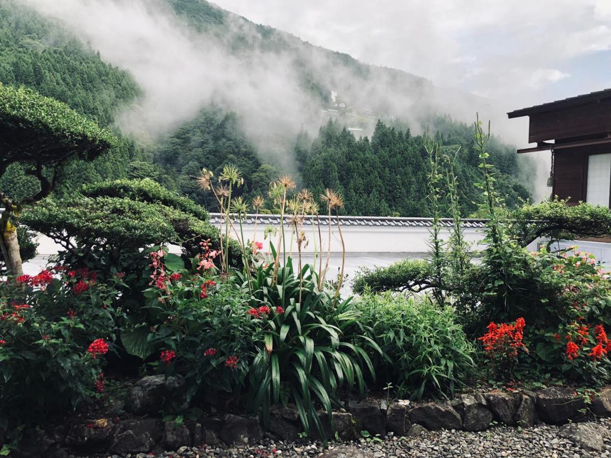 Hotel Kazuraya à Miyoshi  Extérieur photo