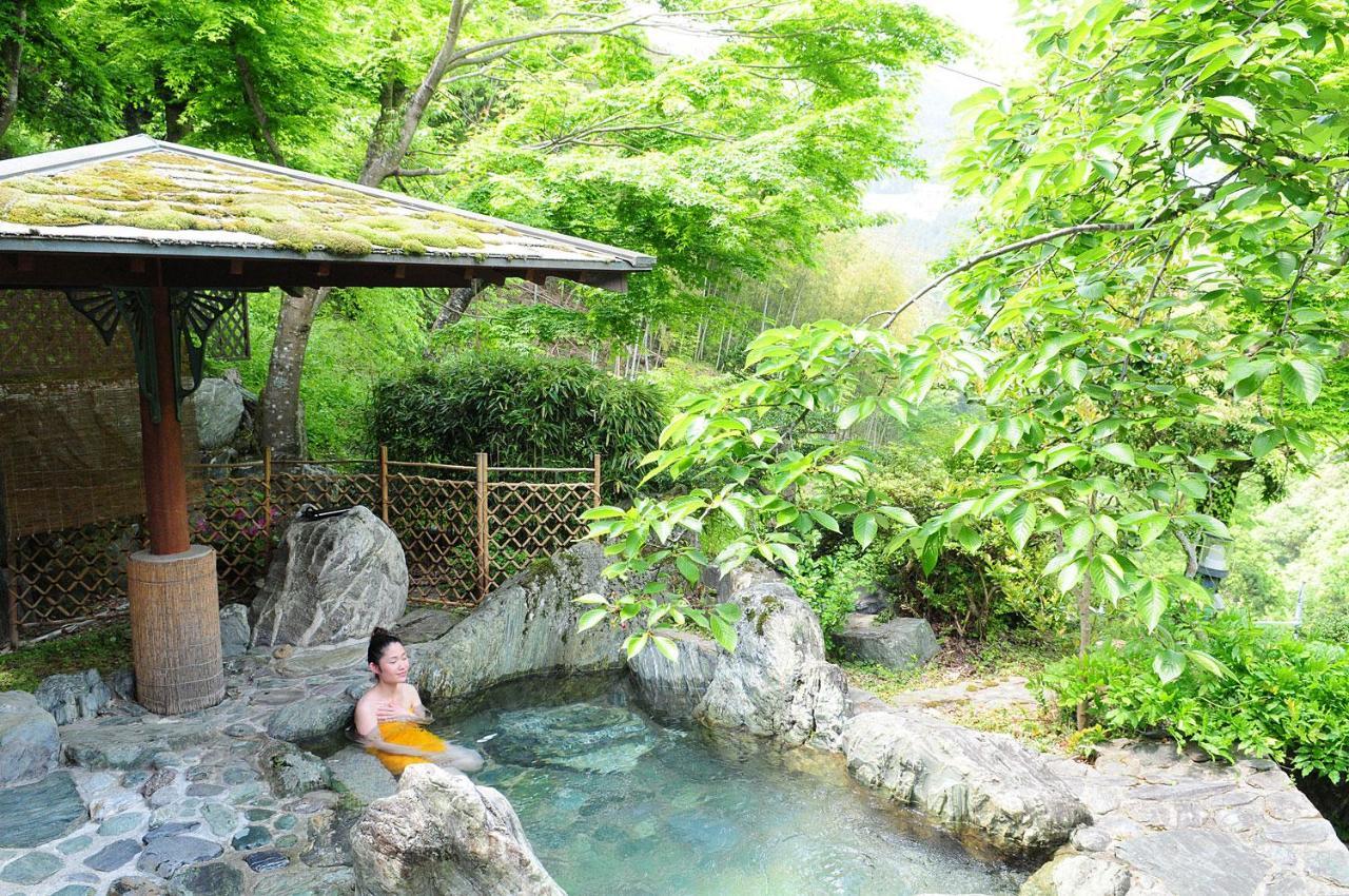 Hotel Kazuraya à Miyoshi  Extérieur photo